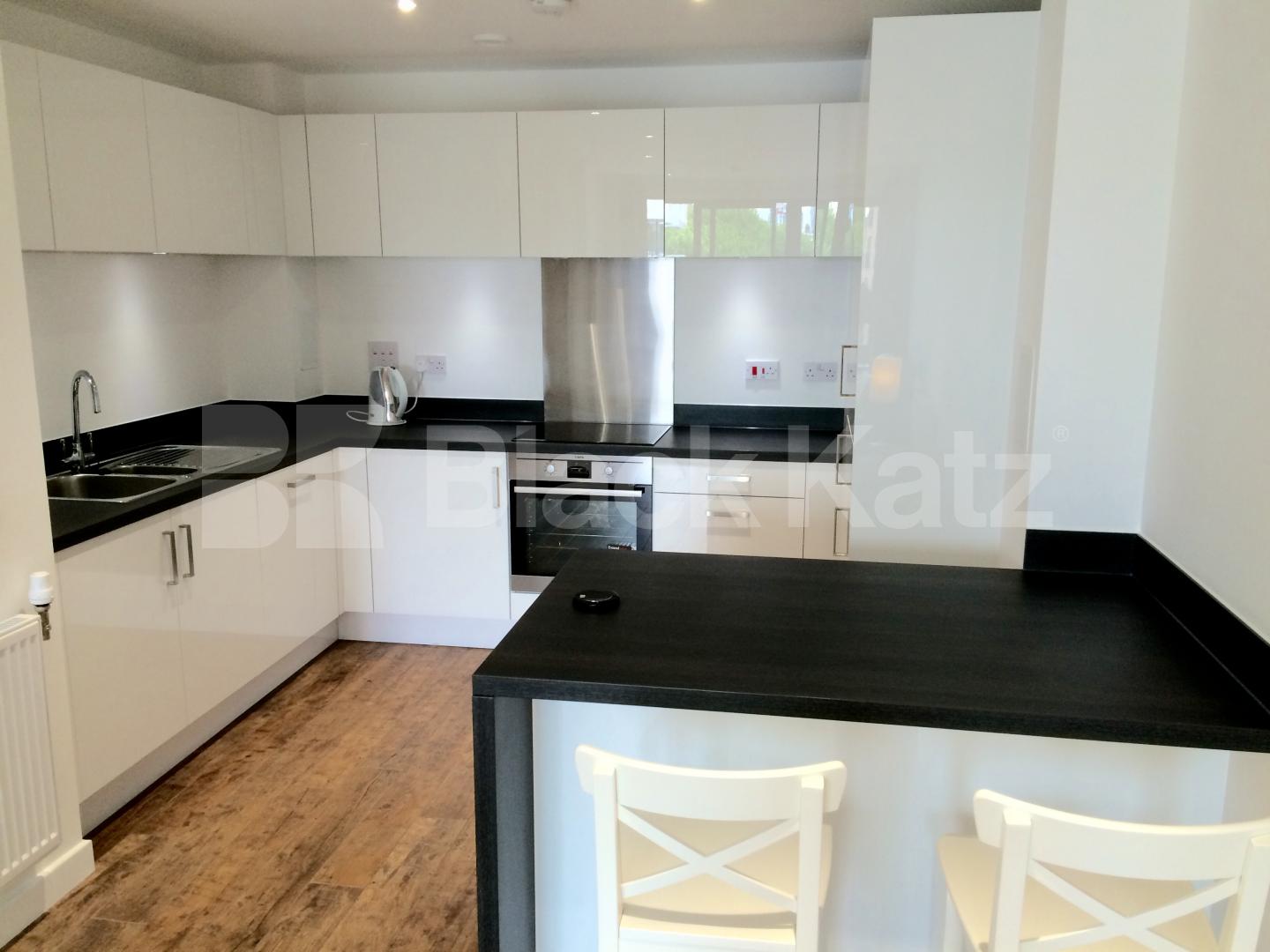 			NEW INSTRUCTION , 2 Bedroom, 1 bath, 1 reception Apartment			 Upper North Street, Poplar